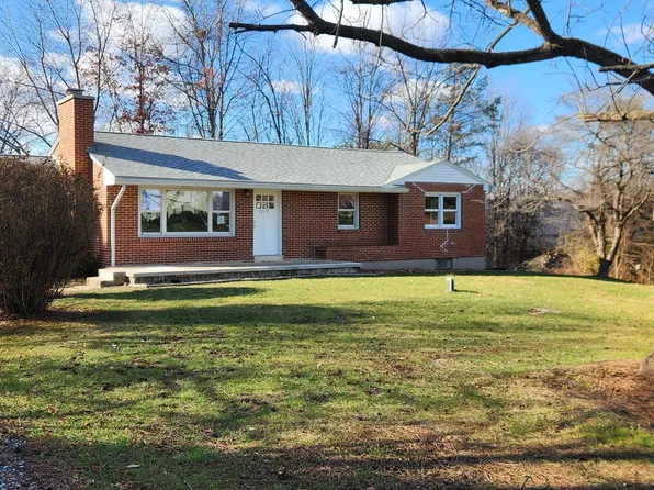 6315 Locust Ln, Mechanicsburg, PA 17050