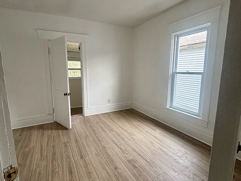 736 N 2nd St — Photo 9