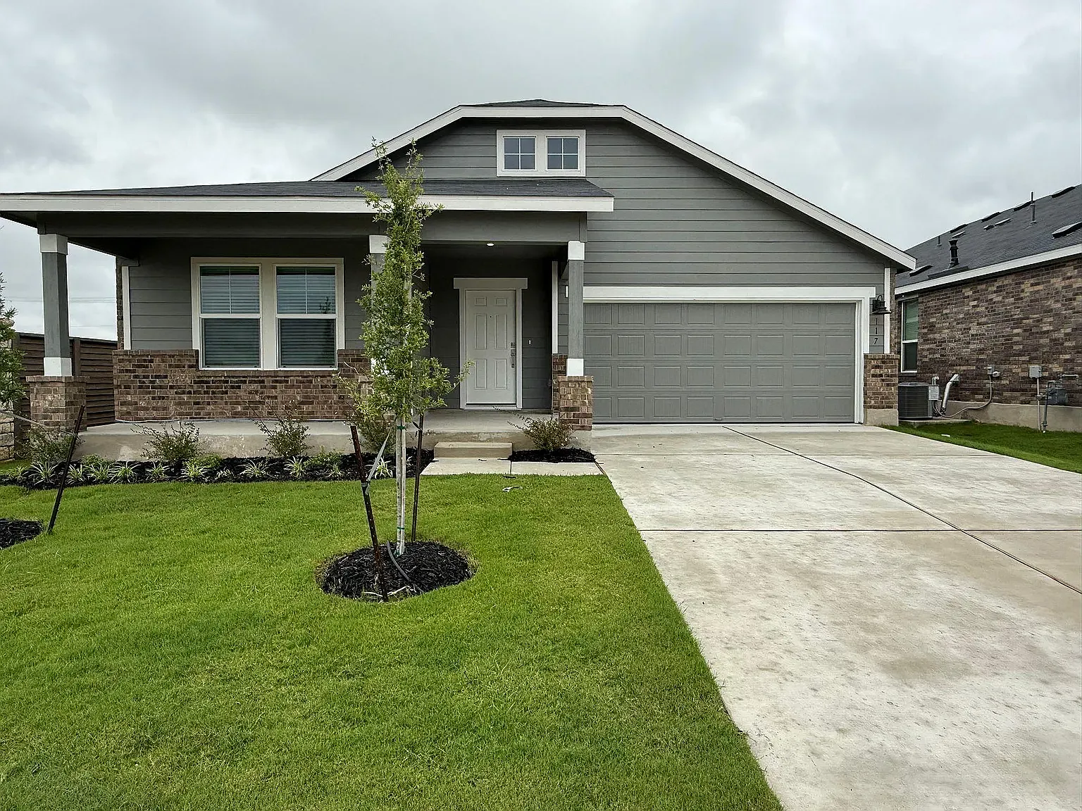 4 bed, 2303 sqft, $2,500 — Photo 4