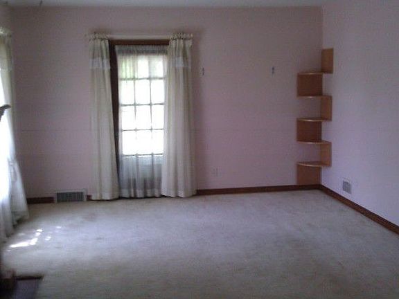 5th image of 509 Albert Lea St