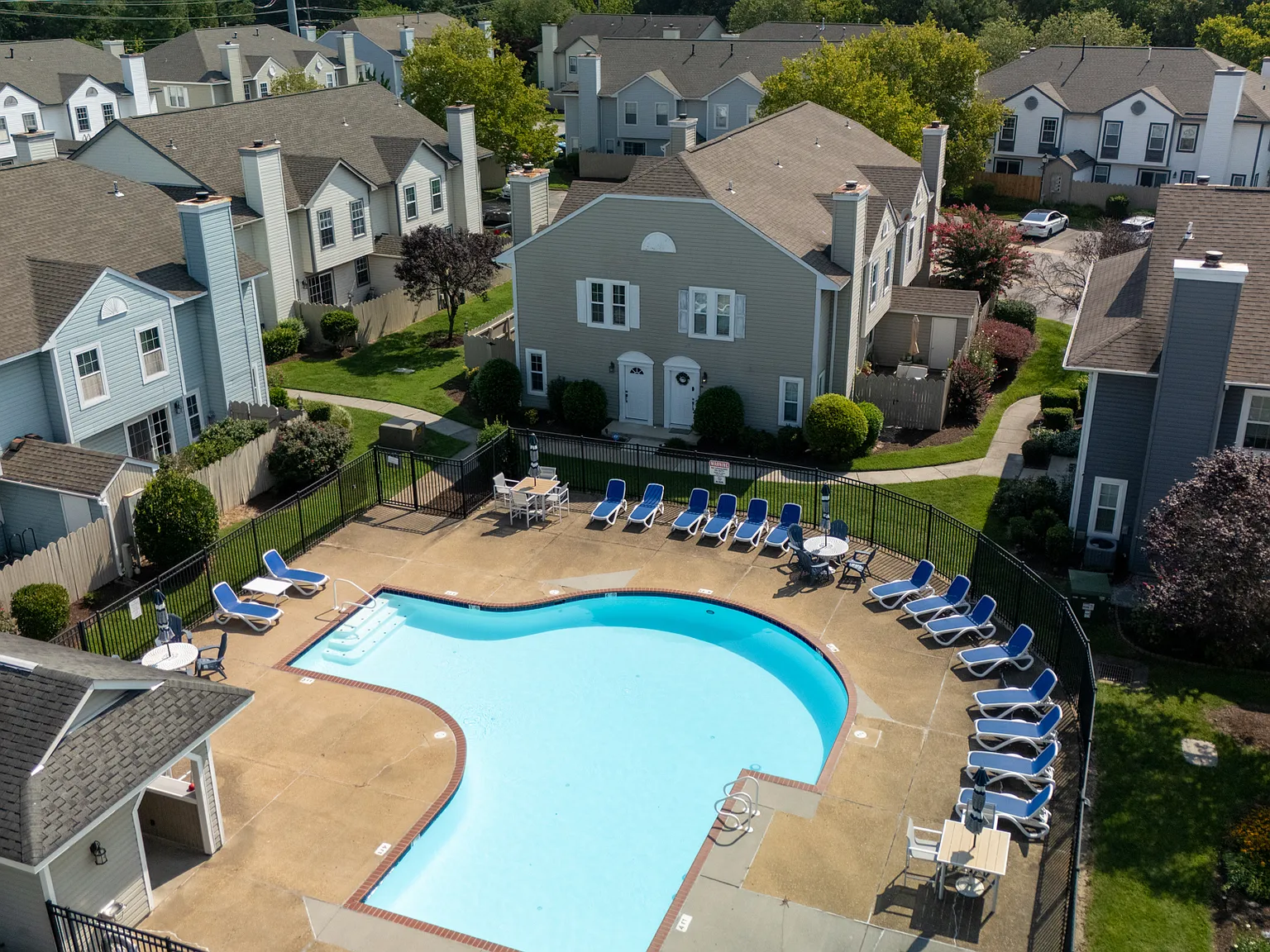 2 bed, 2.5 bath, 1254 sqft, $2,400 — Photo 2