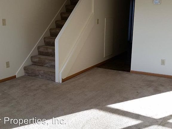 4th image of 218 Marley Ln APT 2