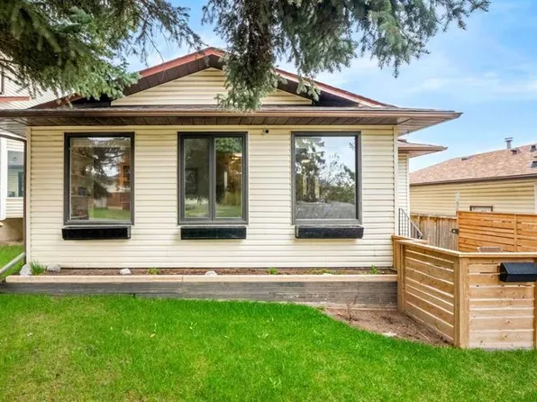 20 S Bedwood Hl NE, Calgary, AB T3K 1L9