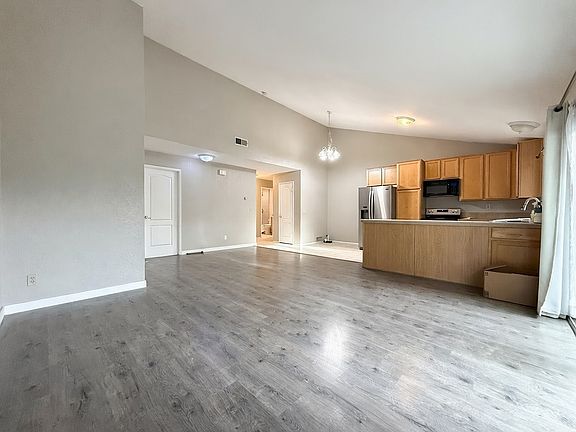 5th image of 2806 Cazadero Dr
