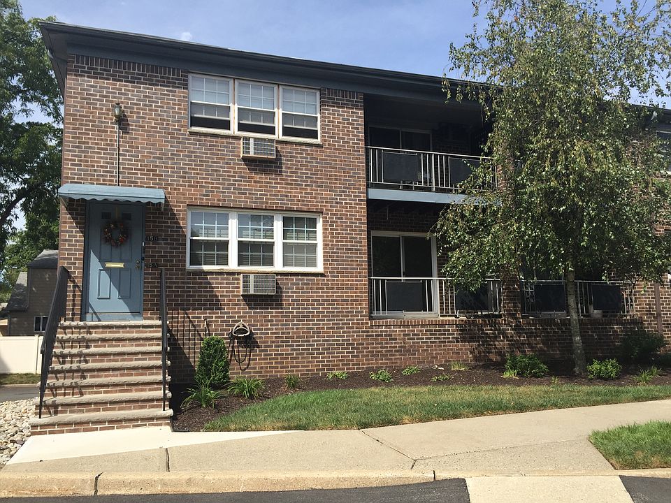 1st image of 580 Bloomfield Ave #15A