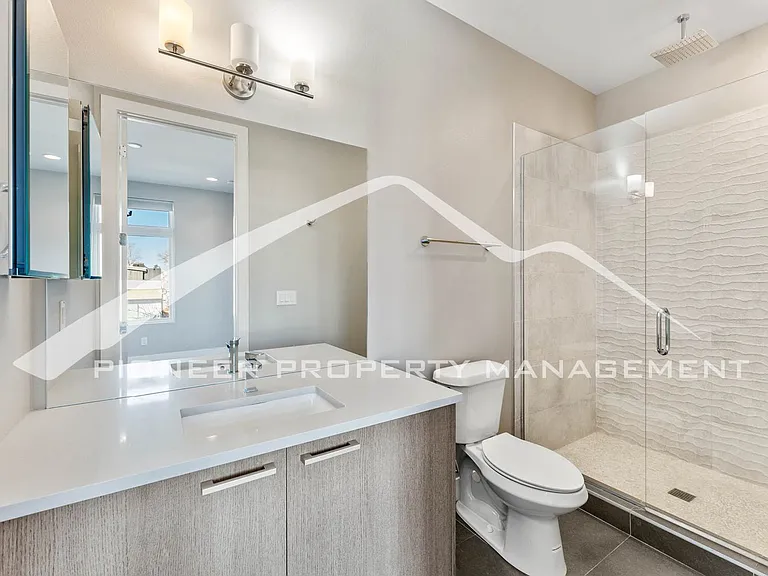 2121 N Marion St #1 — Photo 15