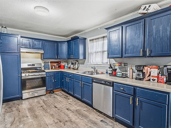 3rd image of 2908 W Mount Comfort Rd