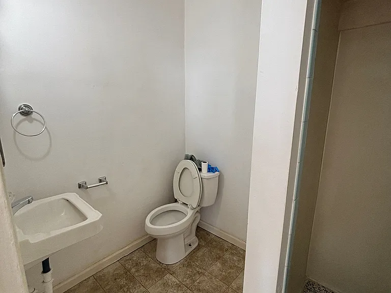1 bed, 1.0 bath, 375 sqft, $850 — Photo 5