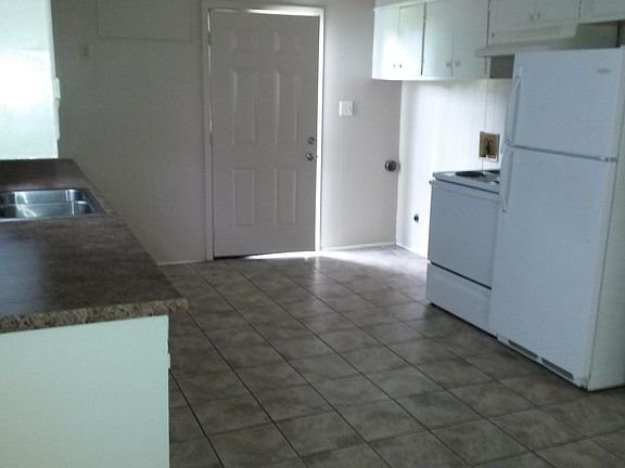 Kitchen View showing Washer/Dryer Connections