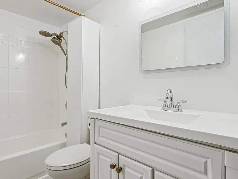 2745 Grinstead Dr #103 — Photo 24