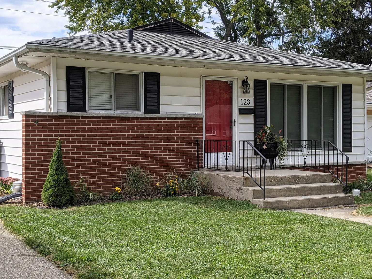 123 Woodland Rd photo 1