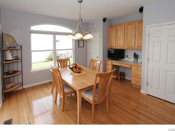 4th image of 324 Crystal Brook Ct