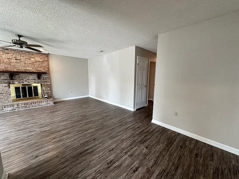 6536 Valene Ct — Photo 14
