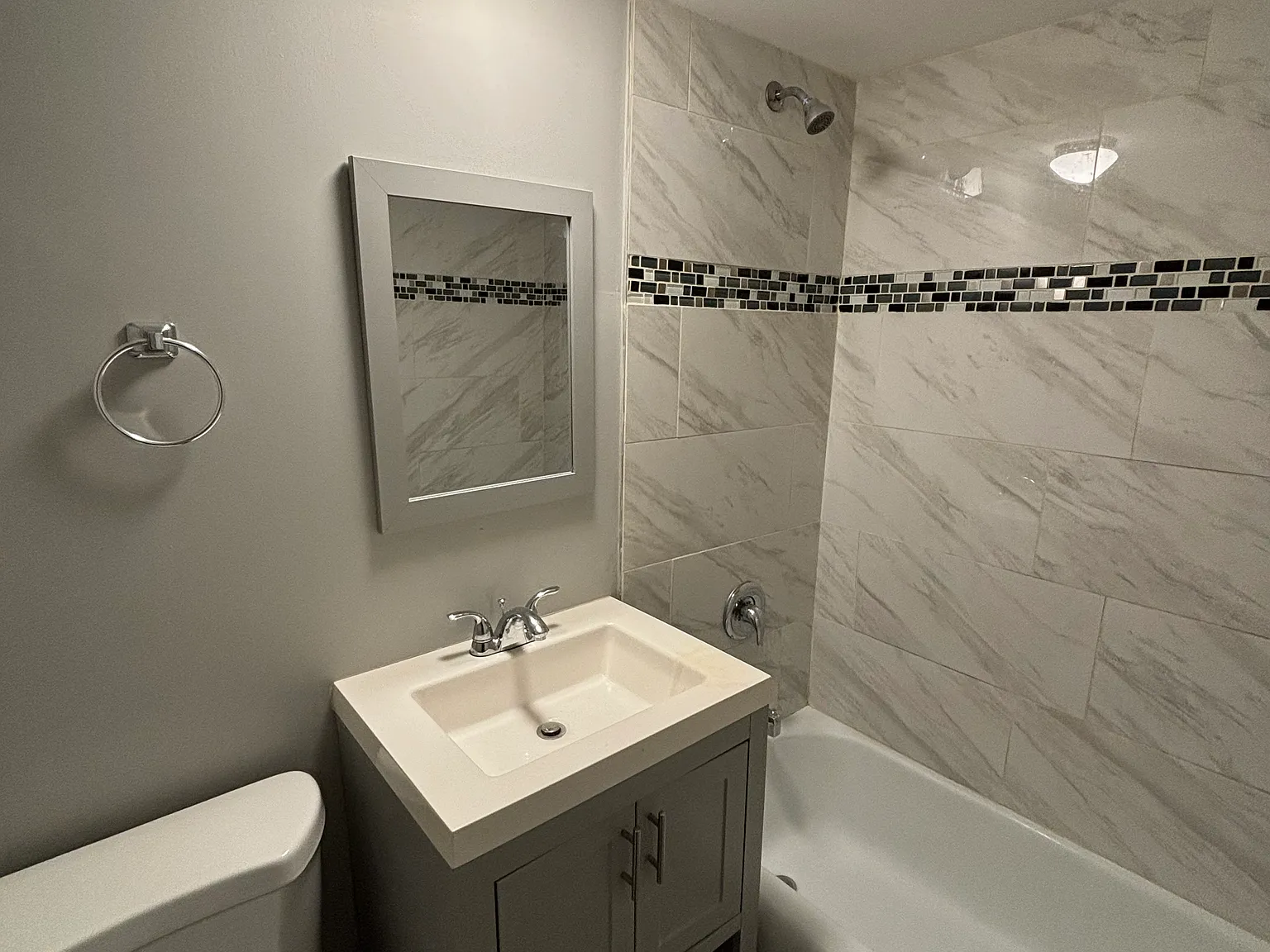 1 bed, 1.0 bath, $1,095 — Photo 3