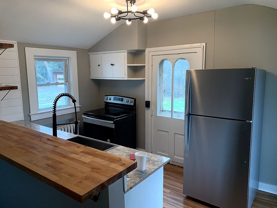 1st image of 2300 6th St APT 2
