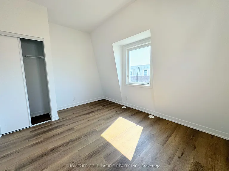 5 Spruce Pines Cres — Photo 22