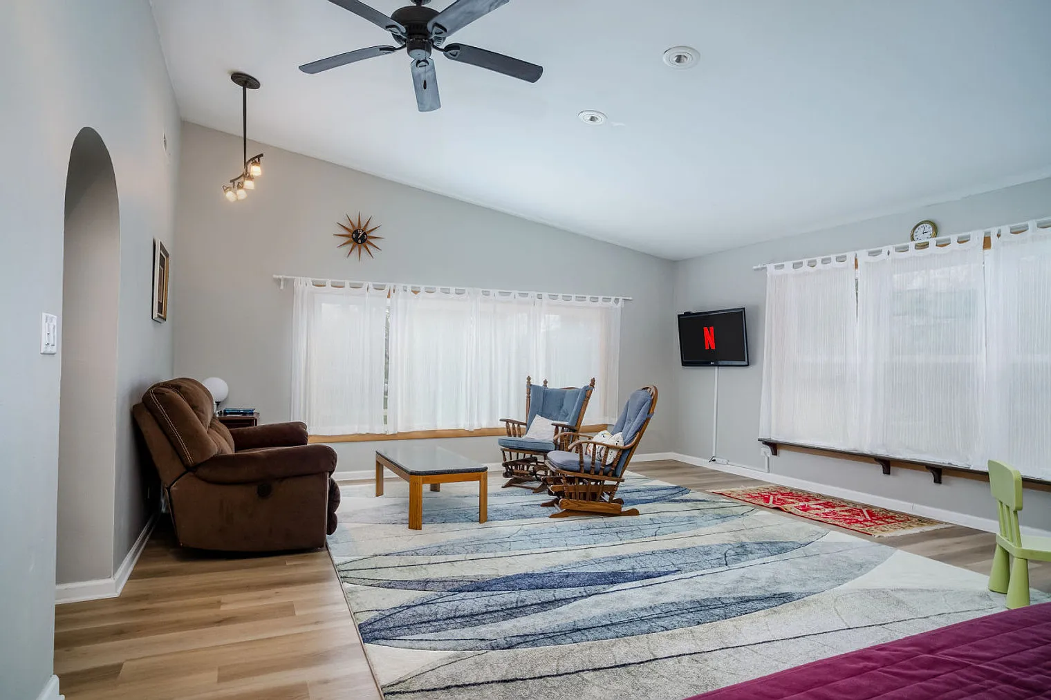 3 bed, 1.0 bath, 1593 sqft, $4,329 — Photo 1