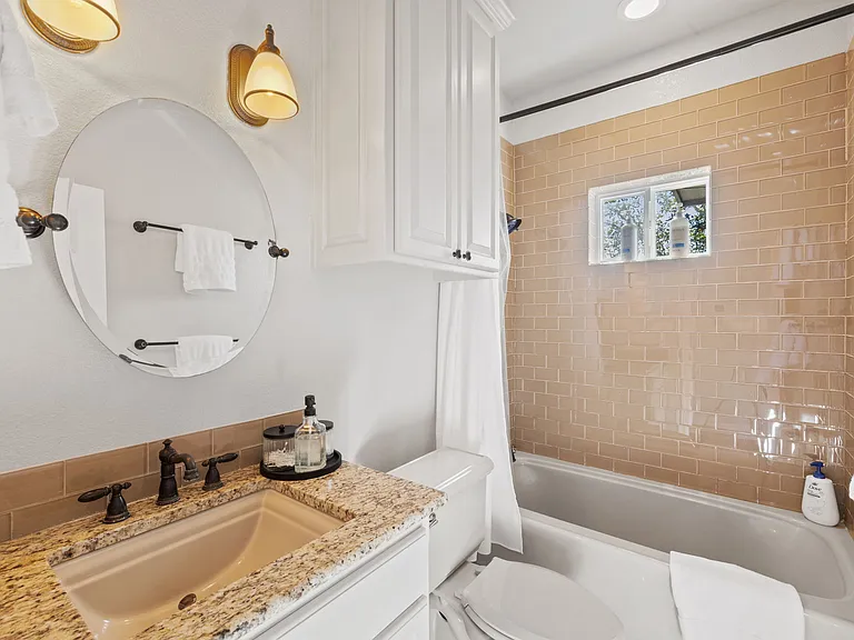 Garage apartment bathroom