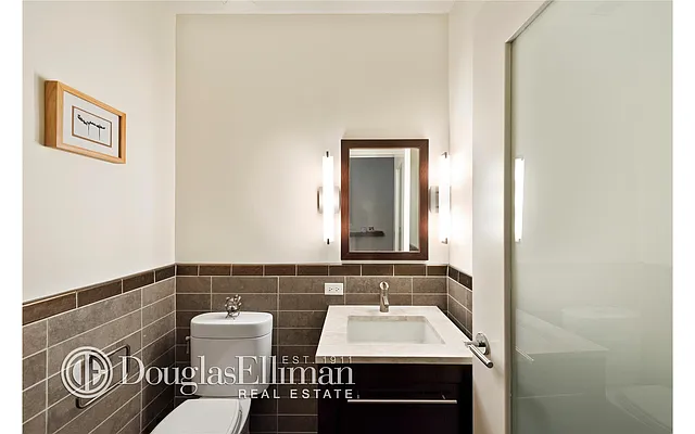 Rented by Douglas Elliman | media 33