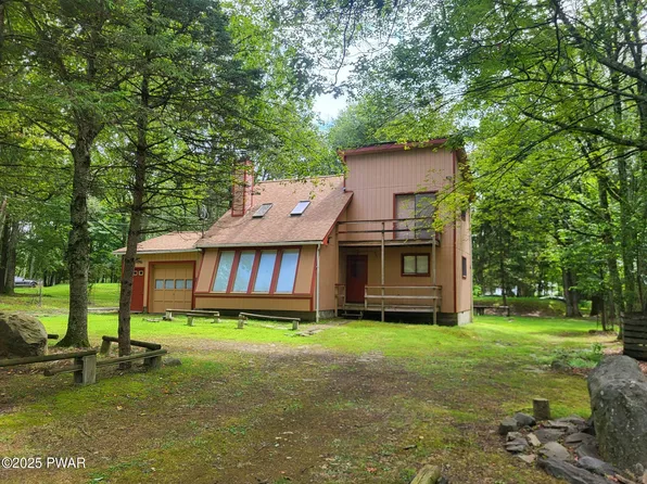 1238 Steele Cir, Bushkill, PA 18324