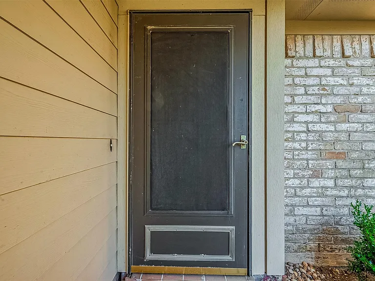 610 Bienville Ln — Photo 5