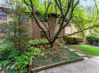 2004 Headlands Cir, Reston, VA 20191