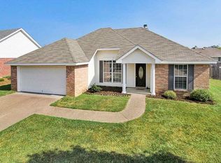 412 Oak Lawn Dr, Pearl, MS 39208