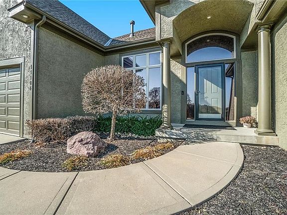 3rd image of 11104 Winchester Dr