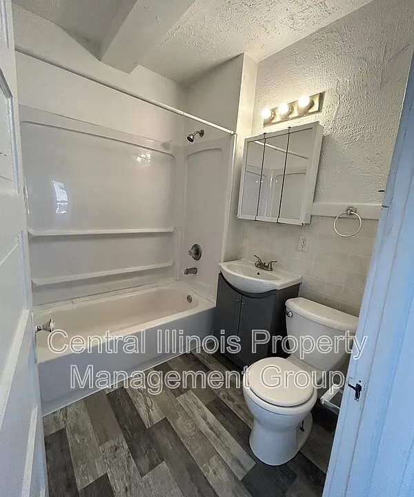 403 E Monroe St #2