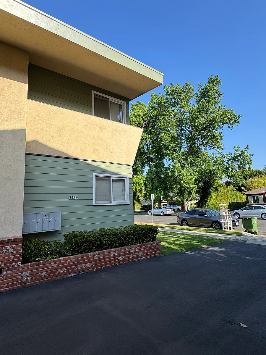 Building Photo - 14333 Albers St #2