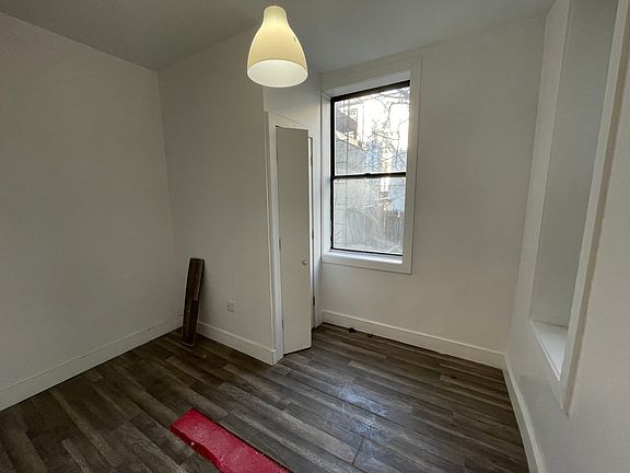 3rd image of 503 Lafayette Ave APT 2R