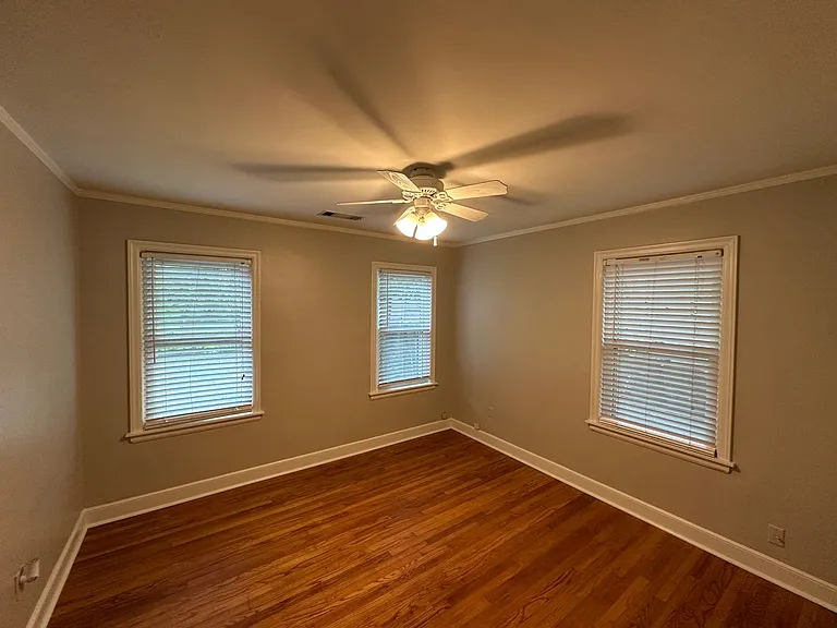 2888 Midland Ave — Photo 9