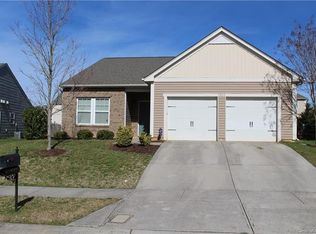 9823 Fernspray Rd, Charlotte, NC 28215