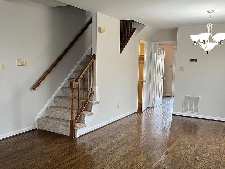 1533 Oronoco St — Photo 4