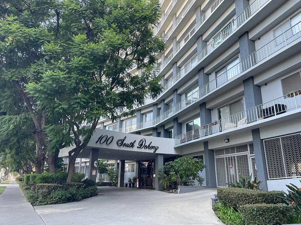 100 S Doheny Dr #318