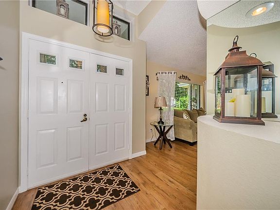 5th image of 2079 Glenbrook Dr