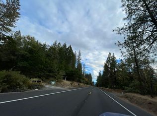900 Azalea Dr, Grants Pass, OR