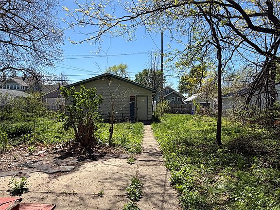 3rd image of 1529 6th Ave SE