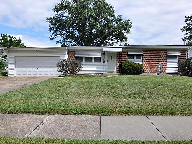 4 bed, 1862 sqft, $2,200 — Photo 2