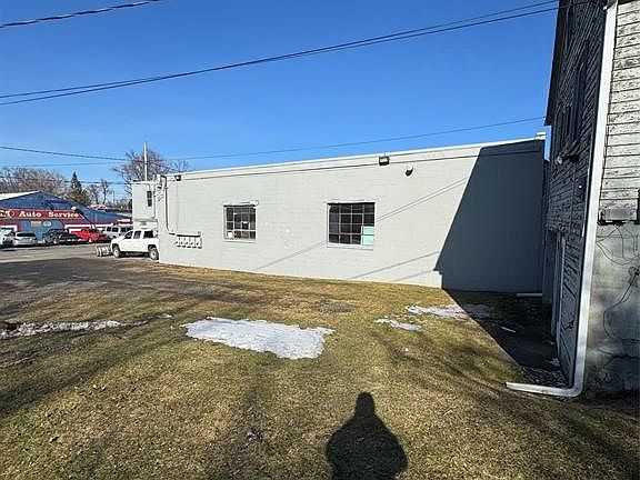 5th image of 36 Hall St