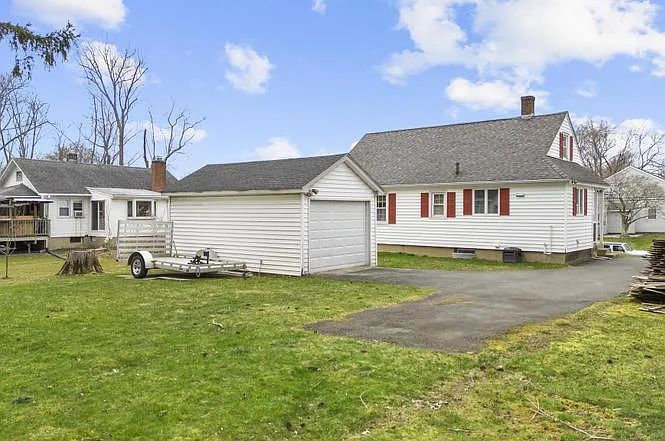 403 Nott St — Photo 3