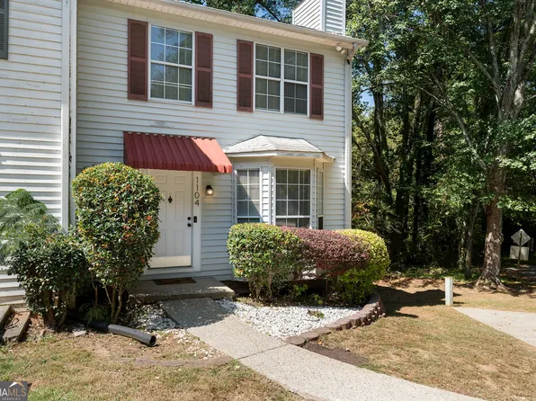 1104 Huntington Trce SE, Smyrna, GA 30082
