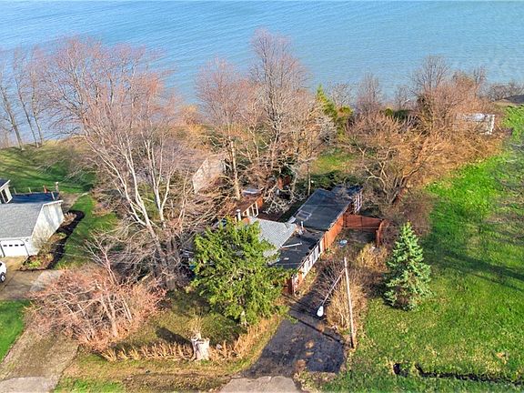 3rd image of 3343 Lake Rd N
