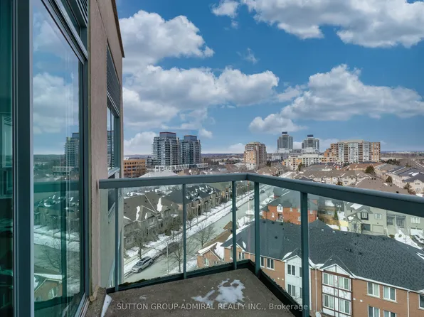 3 Ellesmere St #Penthouse 18, Richmond Hill, ON L4B 4N2