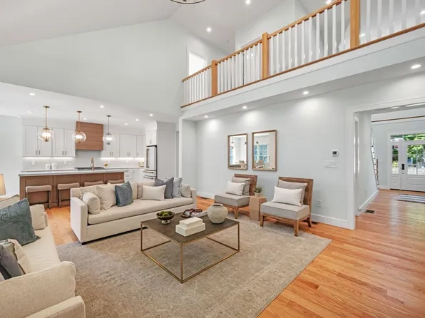 296 Castle Rd, Nahant, MA 01908