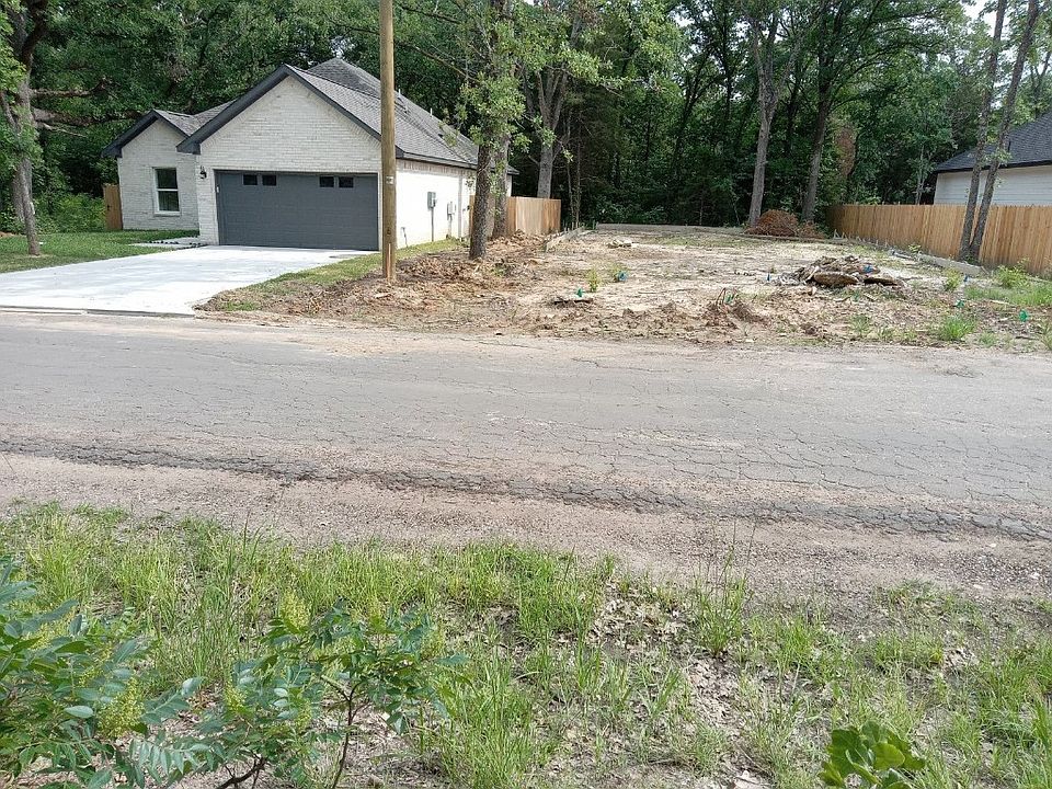 1st image of 145 Barcelona Dr