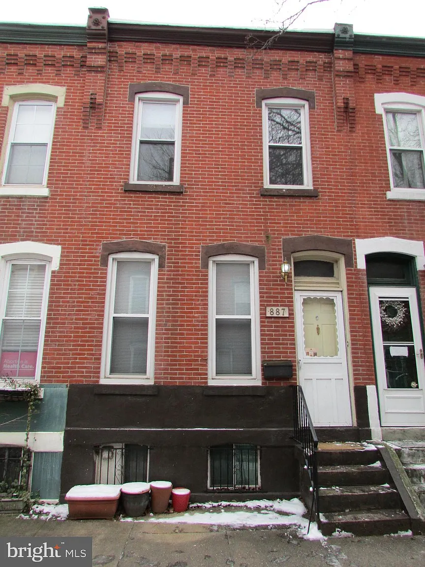 887 N Stillman St photo 1