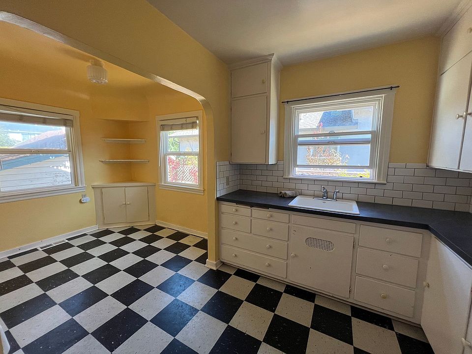 1st image of 223 Wilson St
