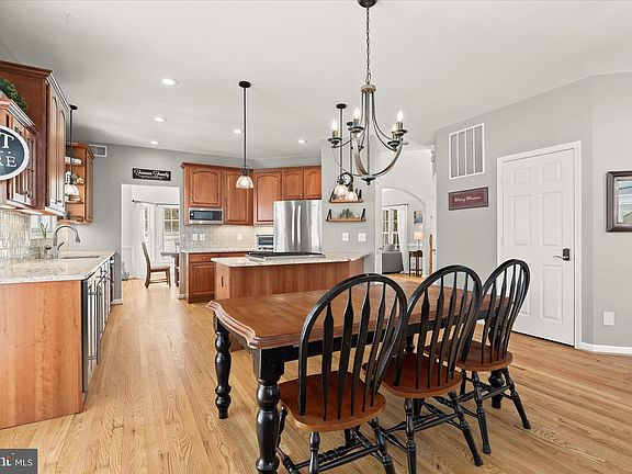 4th image of 685 W Watersville Rd