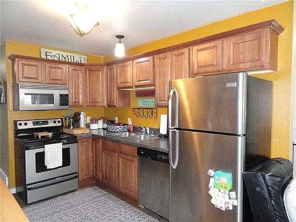 5th image of 223 Hallowell Ln